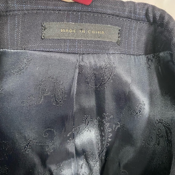 **TAKING BEST OFFER** R.J. CLASSICS PRESTIGE COLLECTION Navy 100% Wool Blazer - Picture 5 of 10